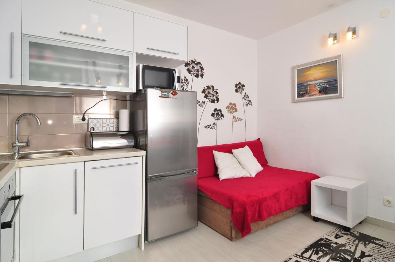 Full Equipped Flat Close To All Split Exterior foto