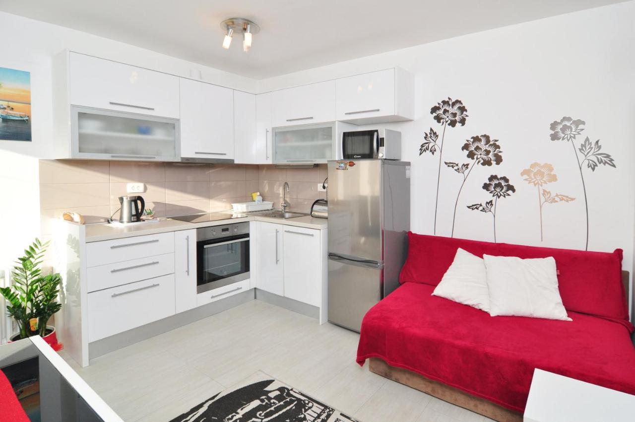 Full Equipped Flat Close To All Split Exterior foto