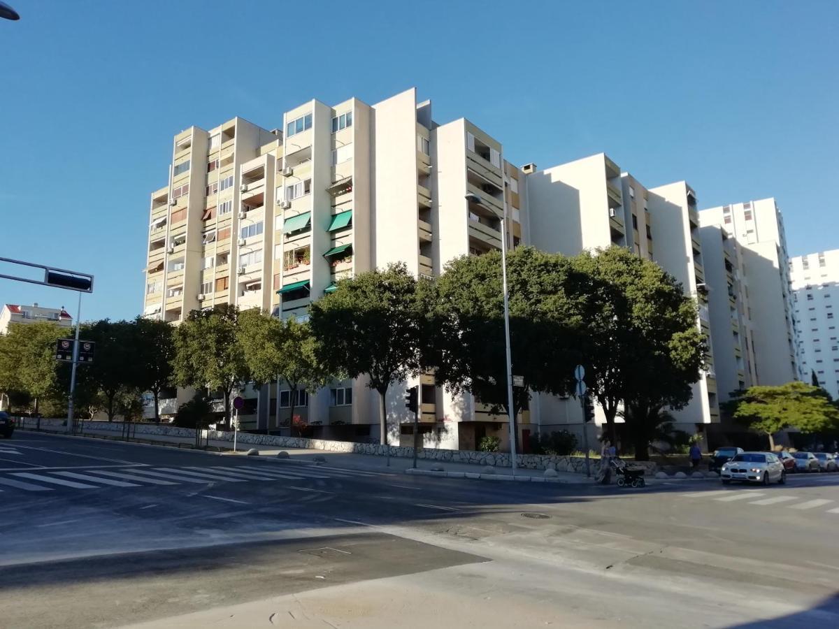 Full Equipped Flat Close To All Split Exterior foto